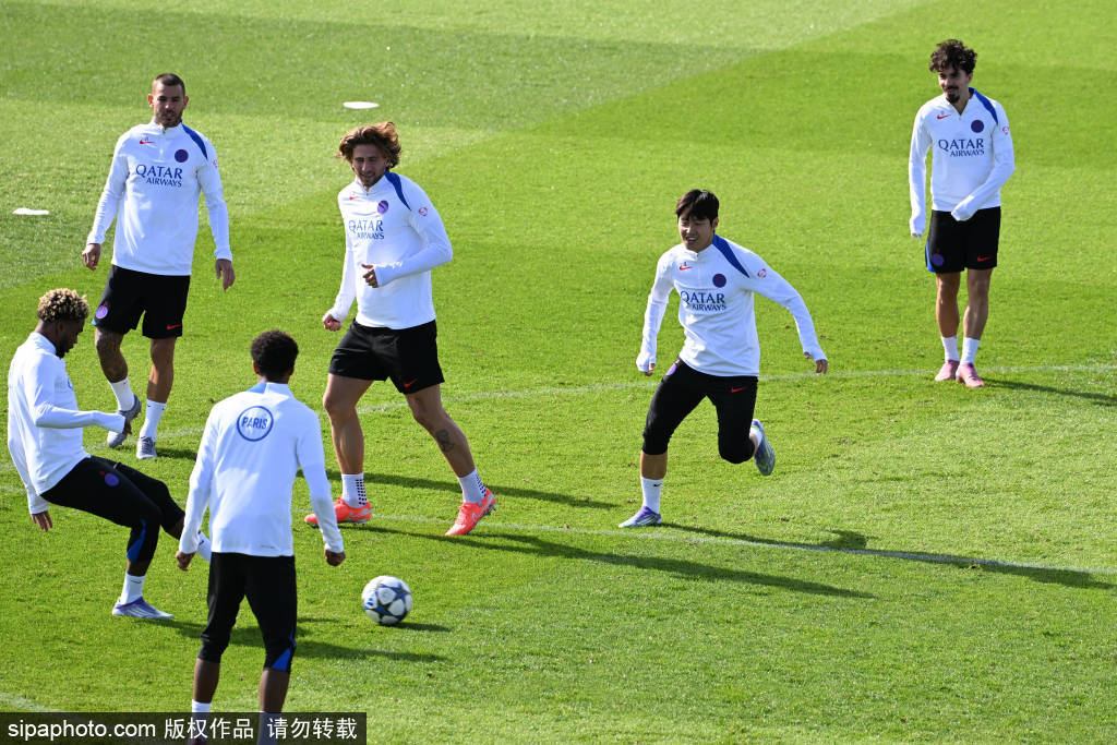 李刚仁：亚洲足球的璀璨新星，他的成功背后是怎样的故事？